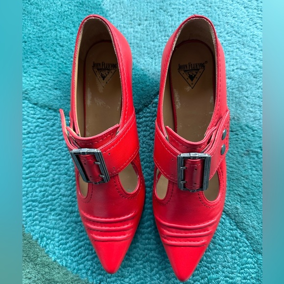 Fluevog LIKE NEW Truth Pilgrim lipstick red pointy buckle shoe - 8 (fits 7.5) - Picture 11 of 16